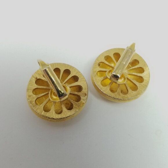 Vintage Textured Gold Tone Dome Shape Clip On Earrings, Classic Retro Style - Picture 3 of 6